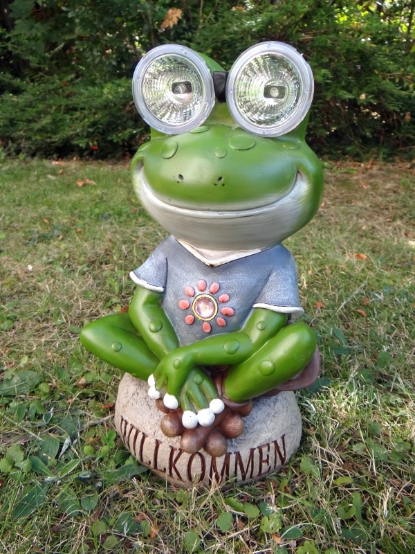 frosch sitz figur